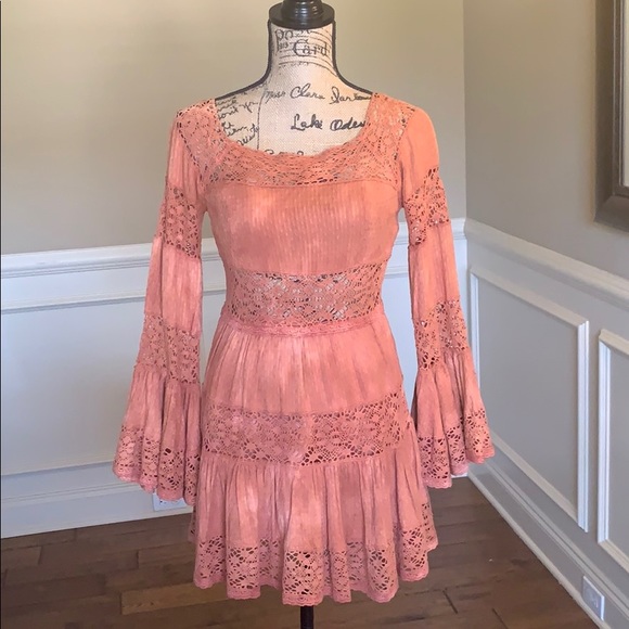 🆕 Free People Long Sleeve Ruffled & Textured Top - Picture 2 of 8